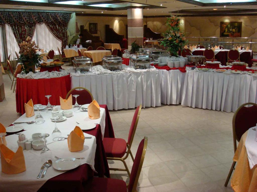 Hotel Di-Palace Riaad Buitenkant foto